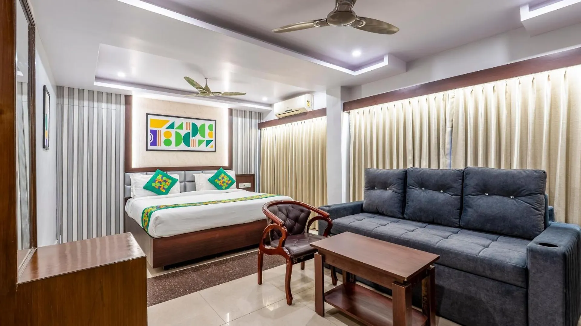 6 Treebo Hotels Near Ross Hill Church Worth Booking
