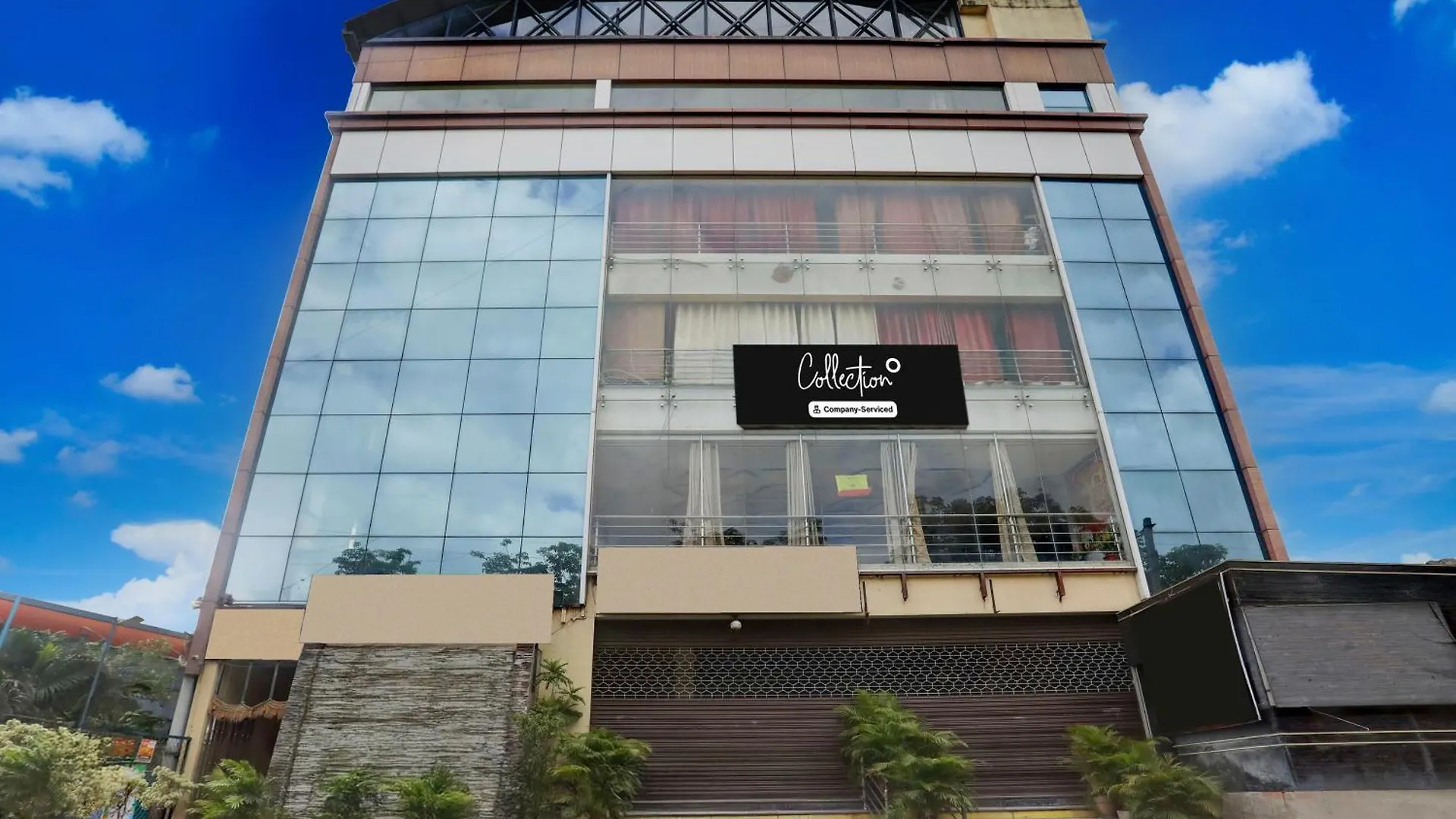 4 OYO Hotels Near Mantri Square Mall Worth Booking