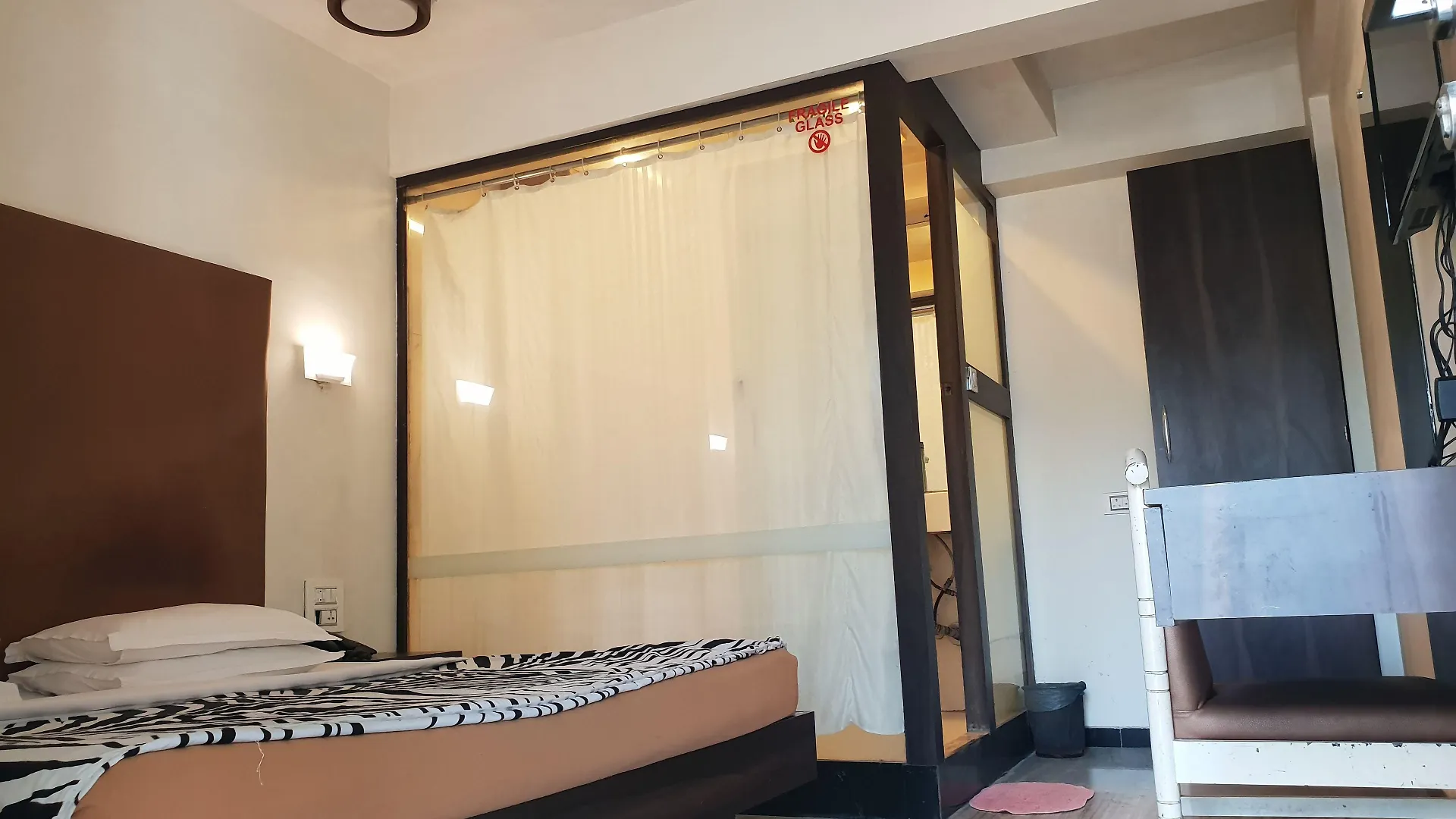 15 Airport Hotels Near Institute of Chemical Technology Worth Booking