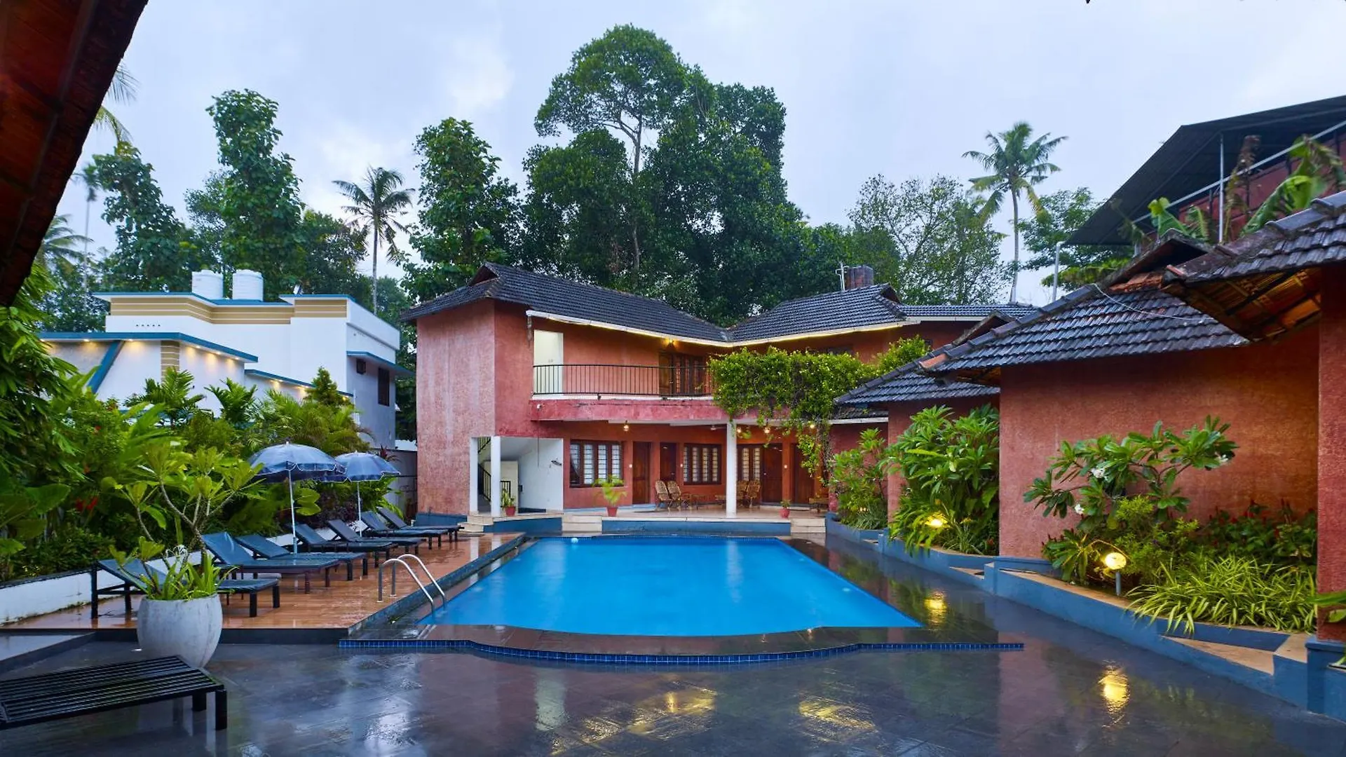 Staying in Kerala: 15 Resorts Across the State Compared