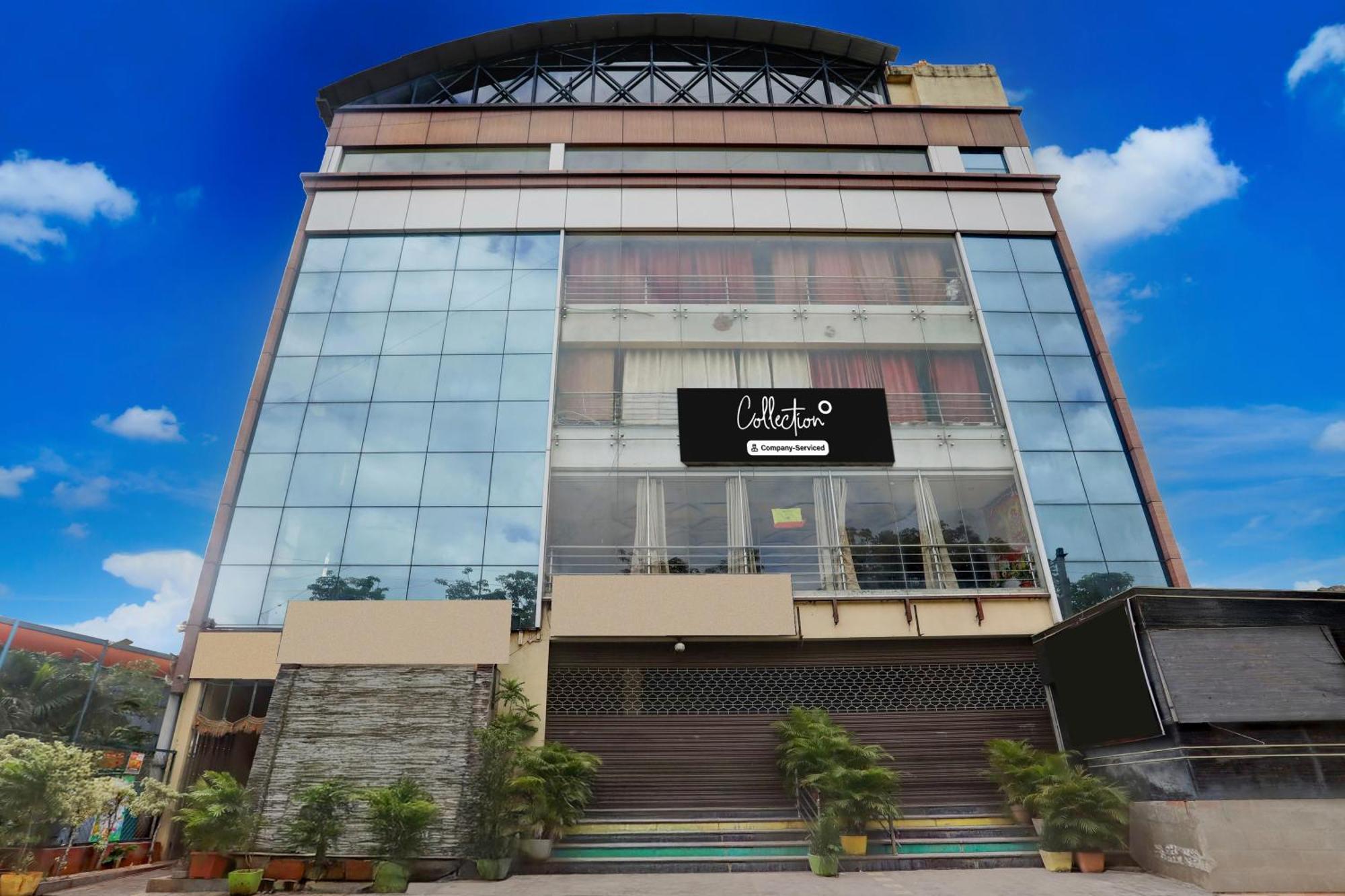 4 OYO Hotels Near Mantri Square Mall Worth Booking