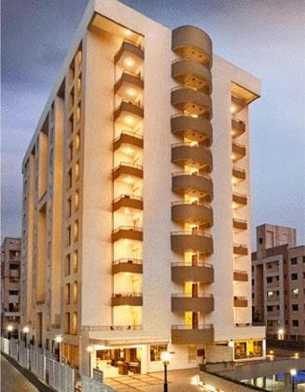 7 Airport Hotels Near Pataleshwar Cave Temple Worth Booking