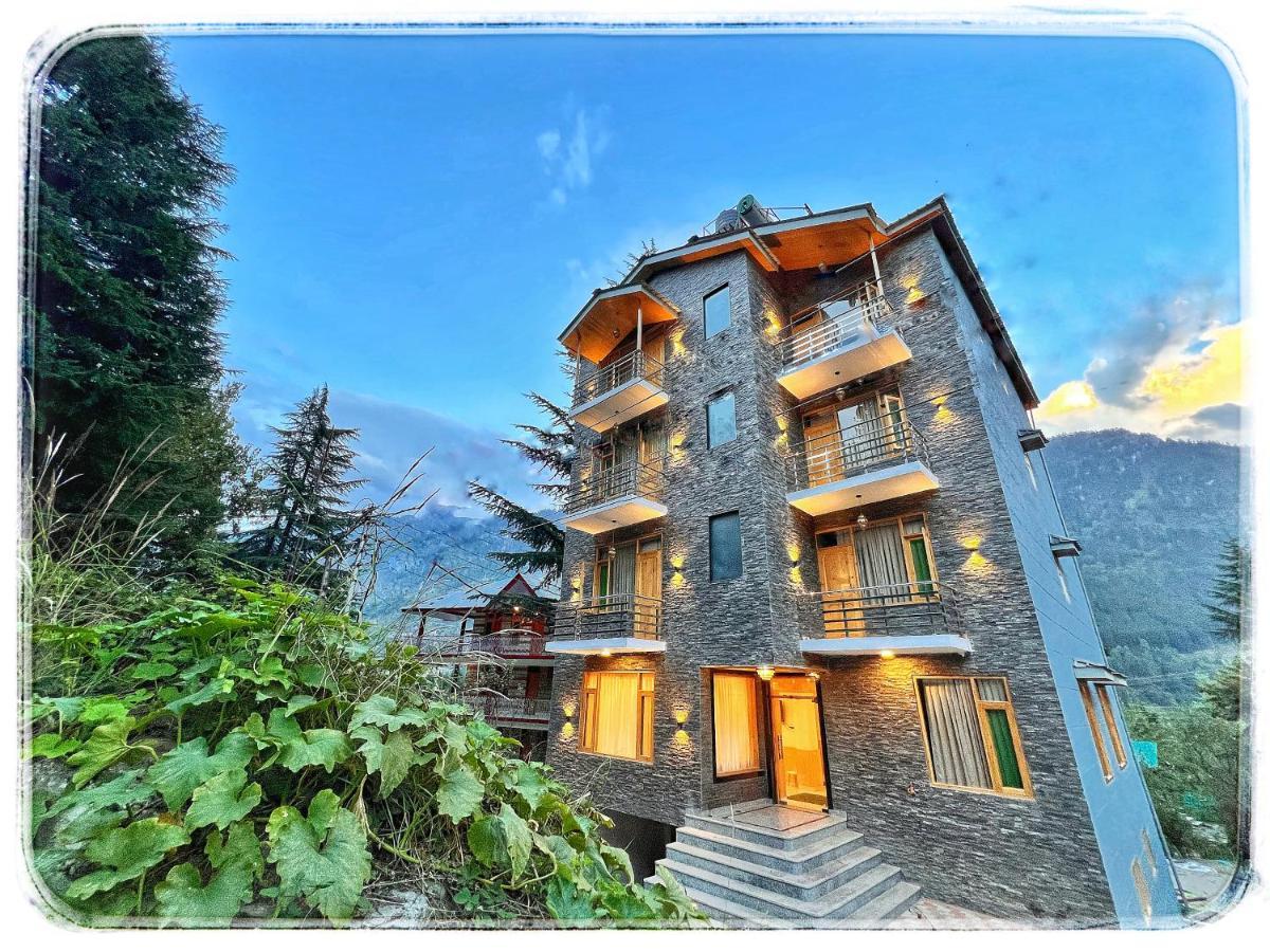 6 Top 4-Star Hotels Near Manu Temple for Every Budget