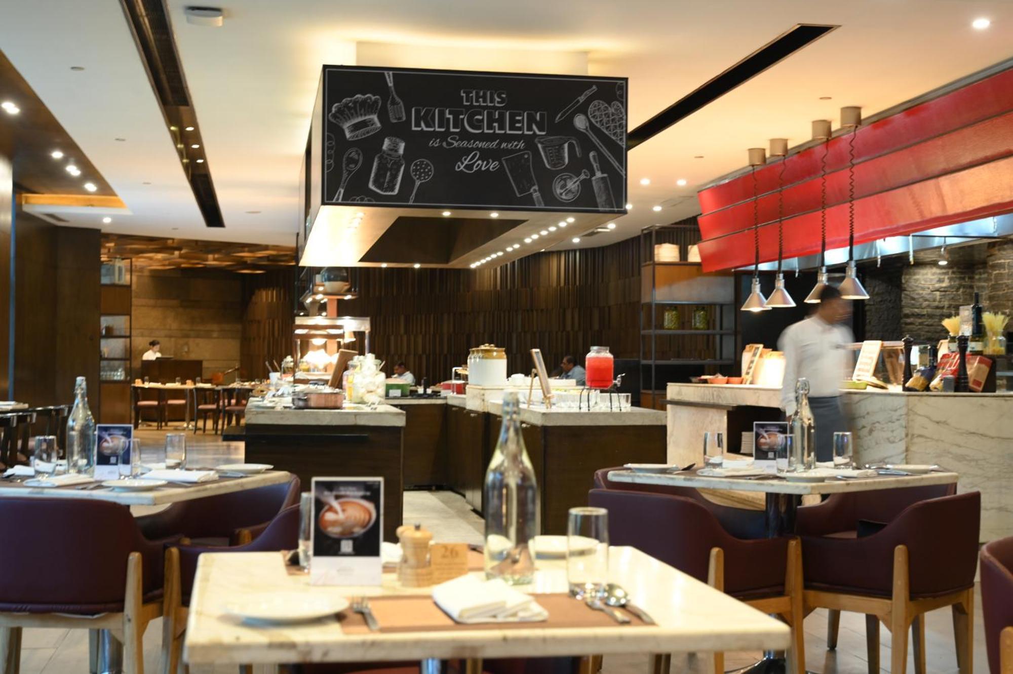 Where to Stay Near Good Earth City Centre: 4 Top 5-Star Hotels