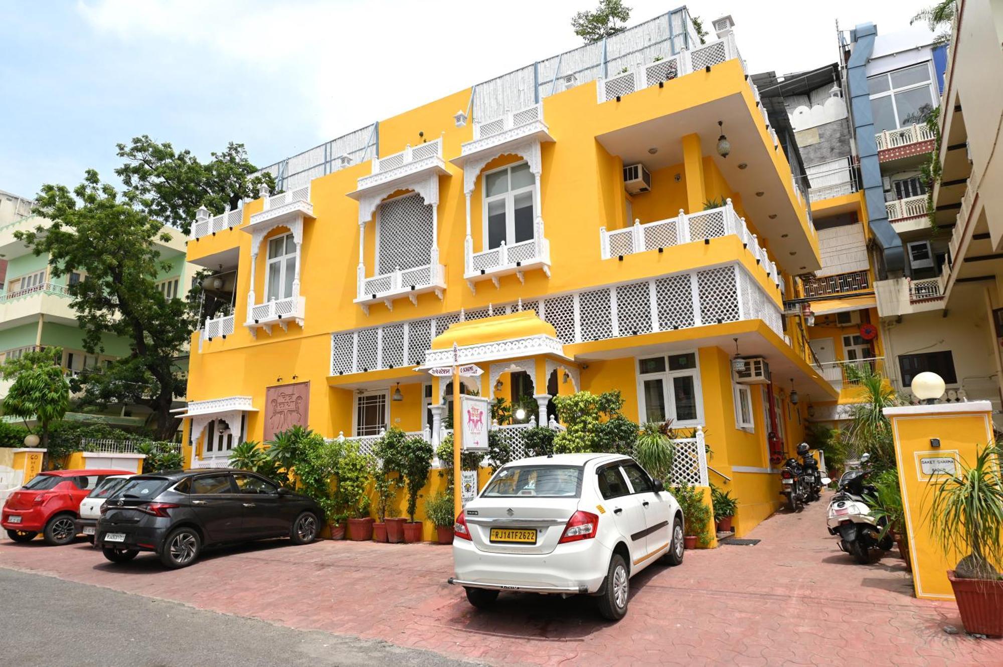 Staying Near Ajmeri Gate: 5 Family Hotels Compared